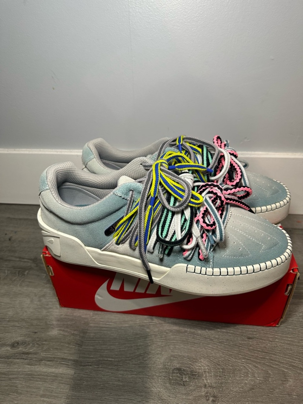 ANTA hela kyrie  Light Blue Low-Top Sneakers with Multicolor Laces